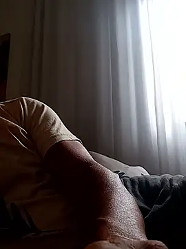 Snapshot of Binhocrs chatting on 09/30/25, 05:07 Binhocrs online show from 09/30/25, 05:07