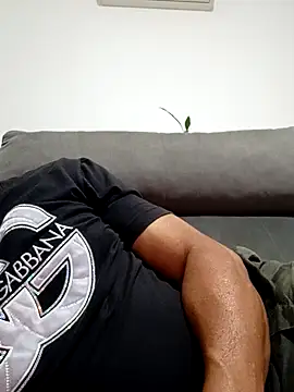 Snapshot of Binhocrs chatting on 11/24/25, 01:49 Binhocrs online show from 11/24/25, 01:49