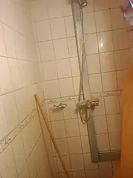 Snapshot of kendrafarq chatting on 11/01/25, 04:36 kendrafarq online show from 11/01/25, 04:36