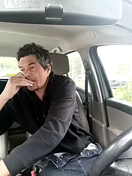 twitshe online show from 10/10/25, 08:35