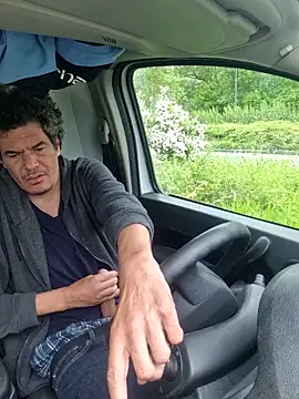 twitshe online show from 04/19/26, 09:19