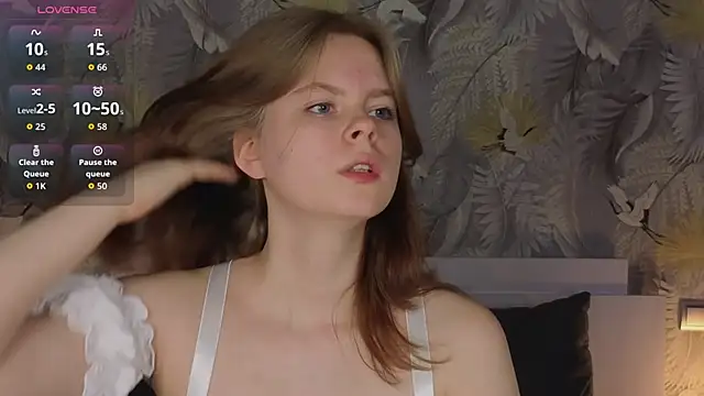 Snapshot of JulietteRain chatting on 10/23/25, 04:06 JulietteRain online show from 10/23/25, 04:06