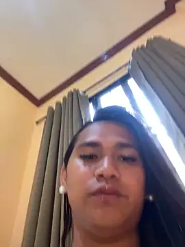 Snapshot of ScarletMoore chatting on 10/29/25, 01:41 ScarletMoore online show from 10/29/25, 01:41