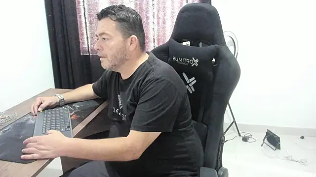 massimo dannger online show from 10/16/25, 03:24