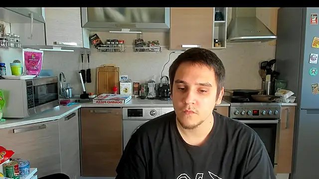 Snapshot of Bear_Beer130 chatting on 06/19/26, 04:11 Bear Beer130 online show from 06/19/26, 04:11