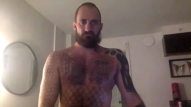 Snapshot of Bearlyfuckinglogan chatting on 07/01/26, 03:01 Bearlyfuckinglogan online show from 07/01/26, 03:01