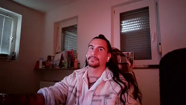 Snapshot of Diosmio069 chatting on 11/30/25, 01:37 Diosmio069 online show from 11/30/25, 01:37