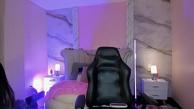 EmmaStonns online show from 04/13/26, 02:33