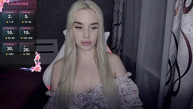 KiraKrox online show from 02/18/26, 08:49