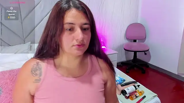 Victoria Guzman online show from 10/27/25, 04:11