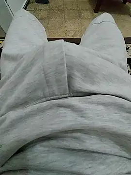 RaoufDz17cm online show from 10/23/25, 08:18