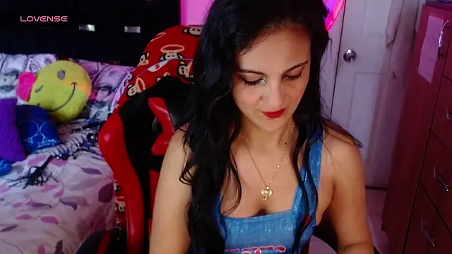 Snapshot of BasmaHernandez chatting on 05/27/26, 02:25 BasmaHernandez online show from 05/27/26, 02:25