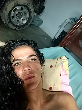 Snapshot of lucerocutte chatting on 09/27/25, 03:44 lucerocutte online show from 09/27/25, 03:44