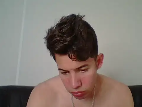 Maxtaylor18 online show from 11/04/25, 02:43