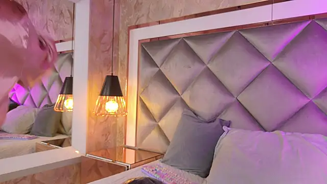 gemma sm online show from 12/19/25, 03:13