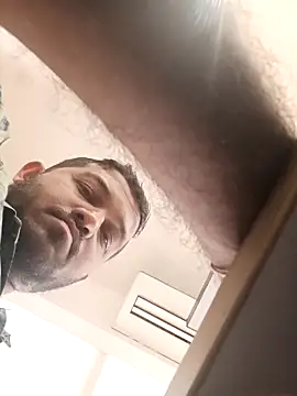 Snapshot of VJ17 chatting on 10/09/25, 06:55 VJ17 online show from 10/09/25, 06:55