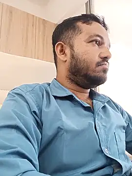 Snapshot of VJ17 chatting on 10/10/25, 06:45 VJ17 online show from 10/10/25, 06:45