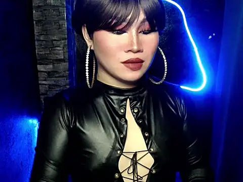 pretty lassy online show from 10/18/25, 07:53