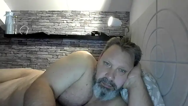 Snapshot of BigMan738@xh chatting on 06/03/26, 10:04 BigMan738xh online show from 06/03/26, 10:04