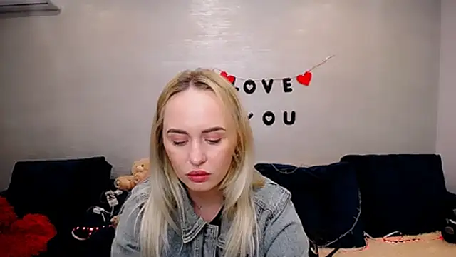 LiluMoon   online show from 04/19/26, 11:09