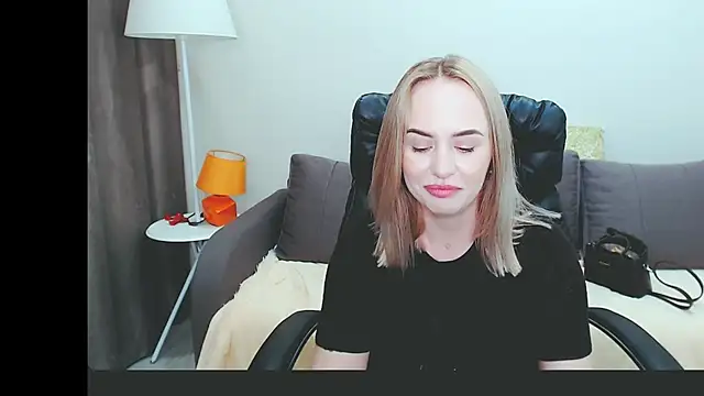 LiluMoon   online show from 04/28/26, 04:45