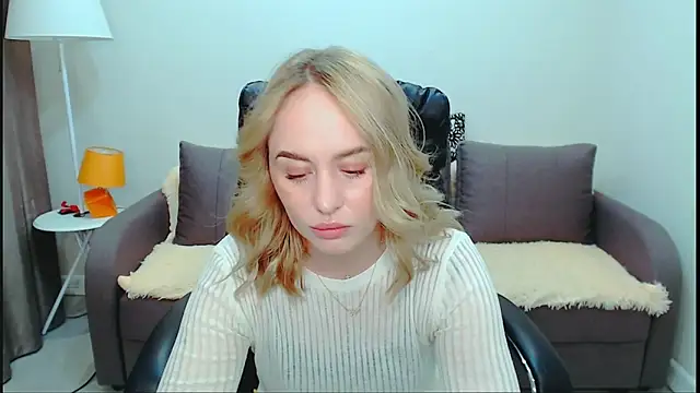 LiluMoon   online show from 05/15/26, 04:25