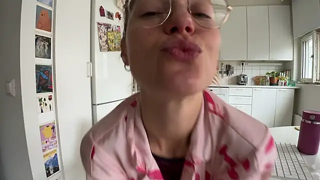 Scorpion Peach online show from 11/07/25, 10:15