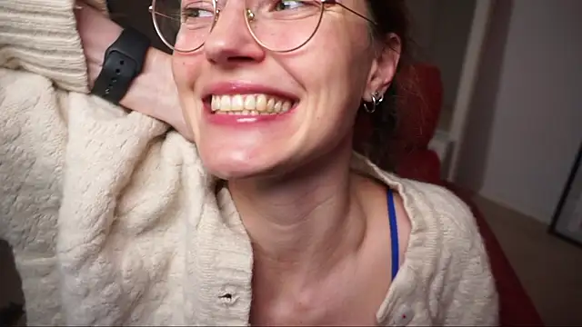 Scorpion Peach online show from 12/02/25, 03:07