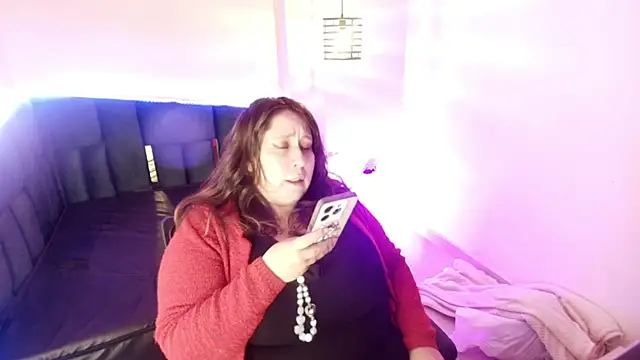 Snapshot of _Emily_rosee_ chatting on 11/18/25, 11:14 Emily rosee online show from 11/18/25, 11:14