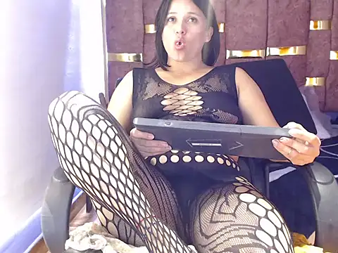 shantall 05 online show from 12/18/25, 08:15