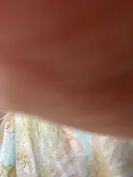 Isa Villamarin online show from 10/10/25, 02:27