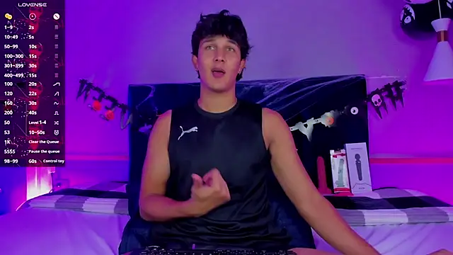 Leo Savage  online show from 10/31/25, 04:24