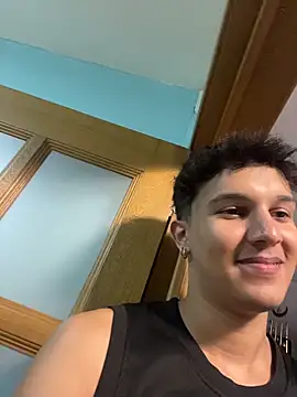 Leo Savage  online show from 04/05/26, 03:36