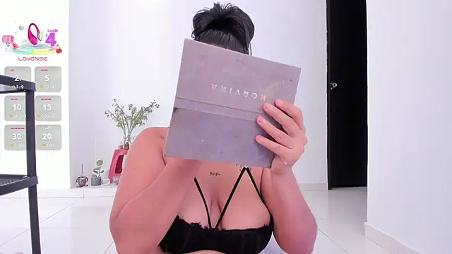 leyacopper online show from 10/08/25, 07:33