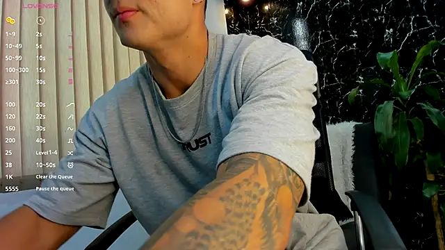 Snapshot of Alexander_ferre chatting on 09/29/25, 01:49 Alexander ferre online show from 09/29/25, 01:49