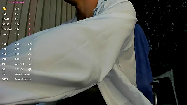 Snapshot of Alexander_ferre chatting on 10/04/25, 07:34 Alexander ferre online show from 10/04/25, 07:34