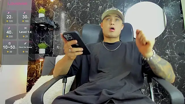 Snapshot of Alexander_ferre chatting on 10/08/25, 12:47 Alexander ferre online show from 10/08/25, 12:47