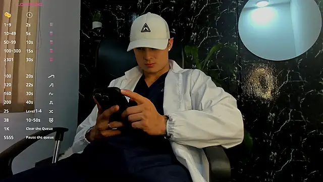 Snapshot of Alexander_ferre chatting on 10/09/25, 04:27 Alexander ferre online show from 10/09/25, 04:27