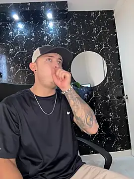 Snapshot of Alexander_ferre chatting on 01/07/26, 01:46 Alexander ferre online show from 01/07/26, 01:46