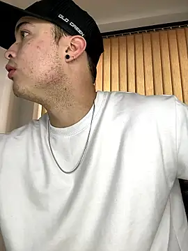 Snapshot of Alexander_ferre chatting on 01/11/26, 01:27 Alexander ferre online show from 01/11/26, 01:27