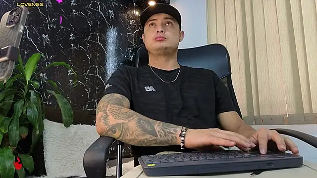 Alexander ferre online show from 02/13/26, 01:40