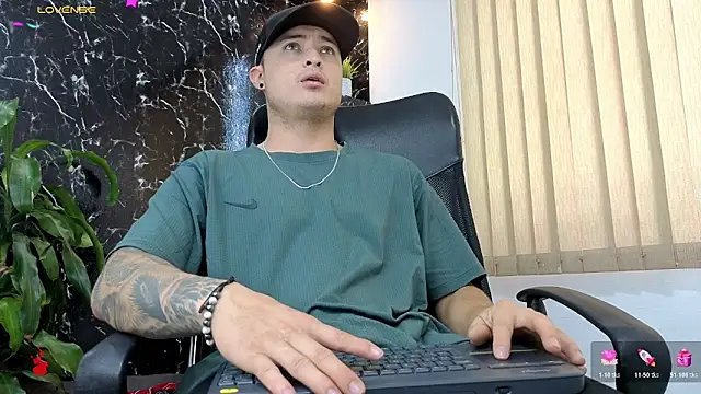 Alexander ferre online show from 03/02/26, 01:40