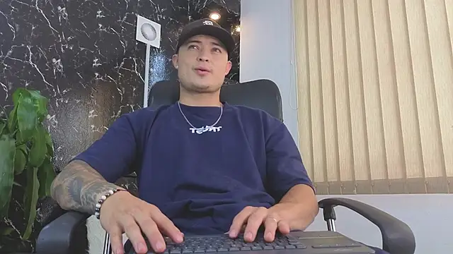 Alexander ferre online show from 04/19/26, 01:21