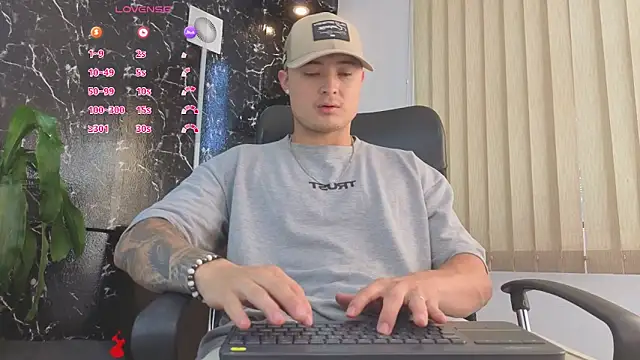 Alexander ferre online show from 04/22/26, 01:23