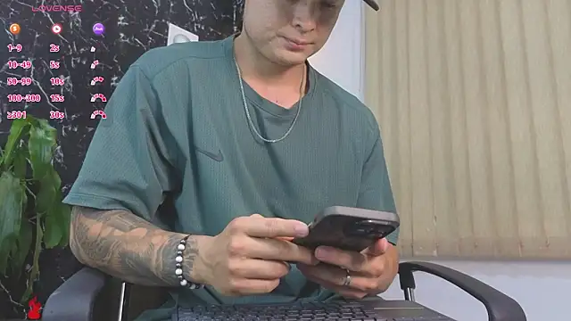 Alexander ferre online show from 04/23/26, 11:09