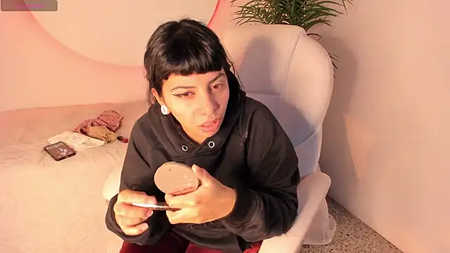 emily-santoss online show from 09/25/25, 12:53