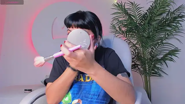 emily-santoss online show from 09/26/25, 12:20