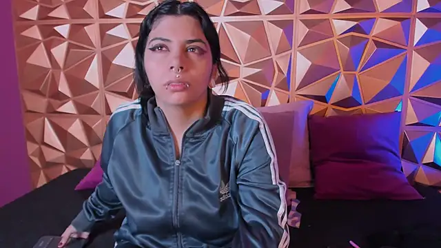 emily-santoss online show from 10/03/25, 12:24