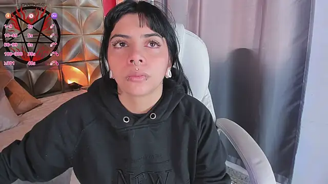 emily-santoss online show from 10/06/25, 01:19