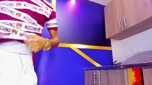 Snapshot of gustavo_saaled19_ chatting on 09/29/25, 07:30 gustavo saaled19 online show from 09/29/25, 07:30